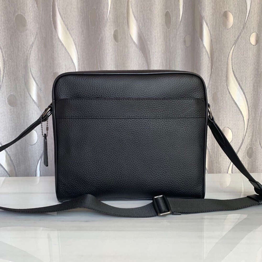 Branded Handbag Designer Sells Women's Bags at 65% Discount New Classic Small Bag for Crossbody Leather One Shoulder Zipper Pilot