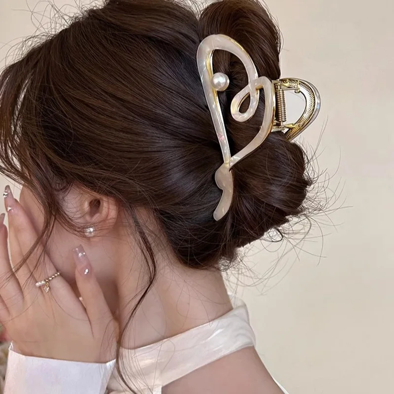 Romantik moda oyuk kalp büyük tutuş klip kadınlar için kızlar zarif inciler cazibe saç aksesuarları dekorasyon hediyesi