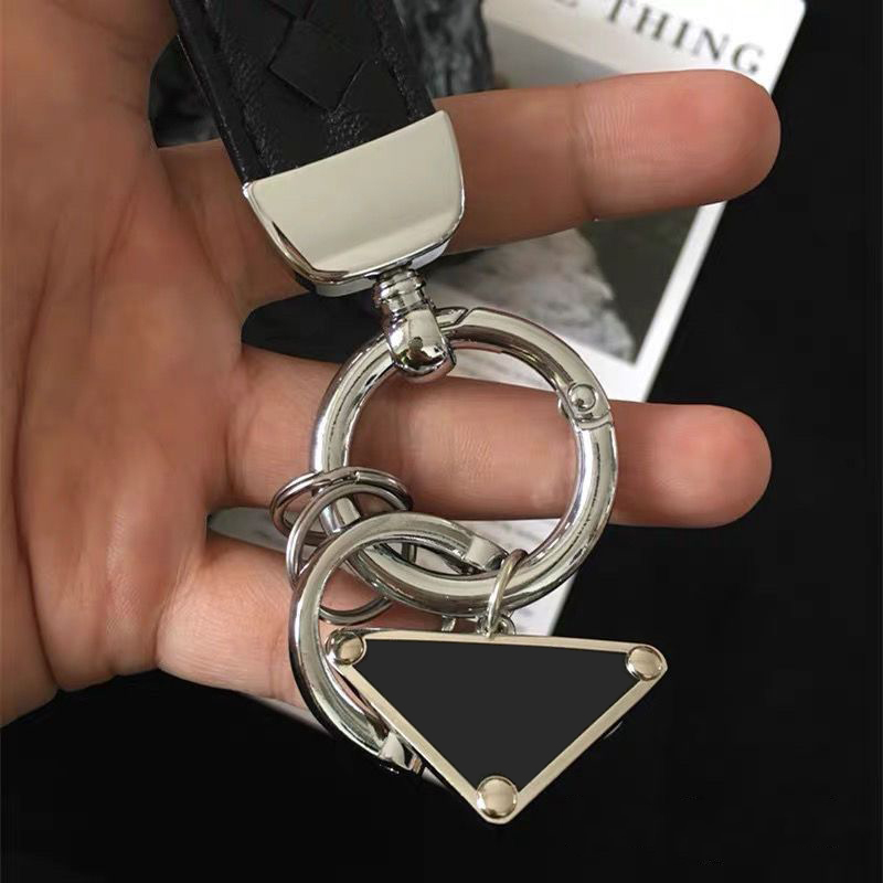 Keychain Designer Keychain Luxus Schlüsselkette Buchstabe Design Temperament Vielseitiger Stil Keychain Fashion Design 4 Styles Weihnachtsgeschenkbox sehr kleinlich dreieckig