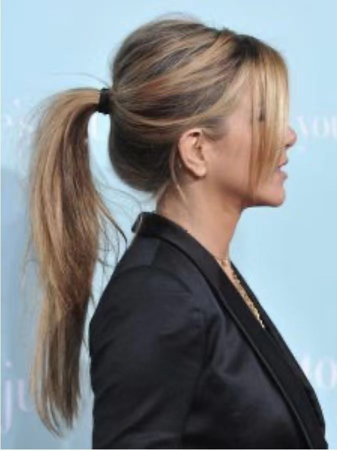 Celebrity Honey Blonde Sleek Straight Mid Ponytails avec volume a fière allure