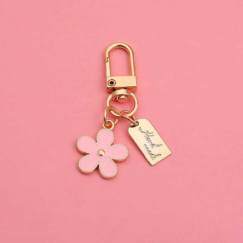 Keychains Lanyards Korea Ins Metal Daisy Keychain Niche Flower Accessories Pendant Key Chain Accessories Cute Keychain Charms Llaveros