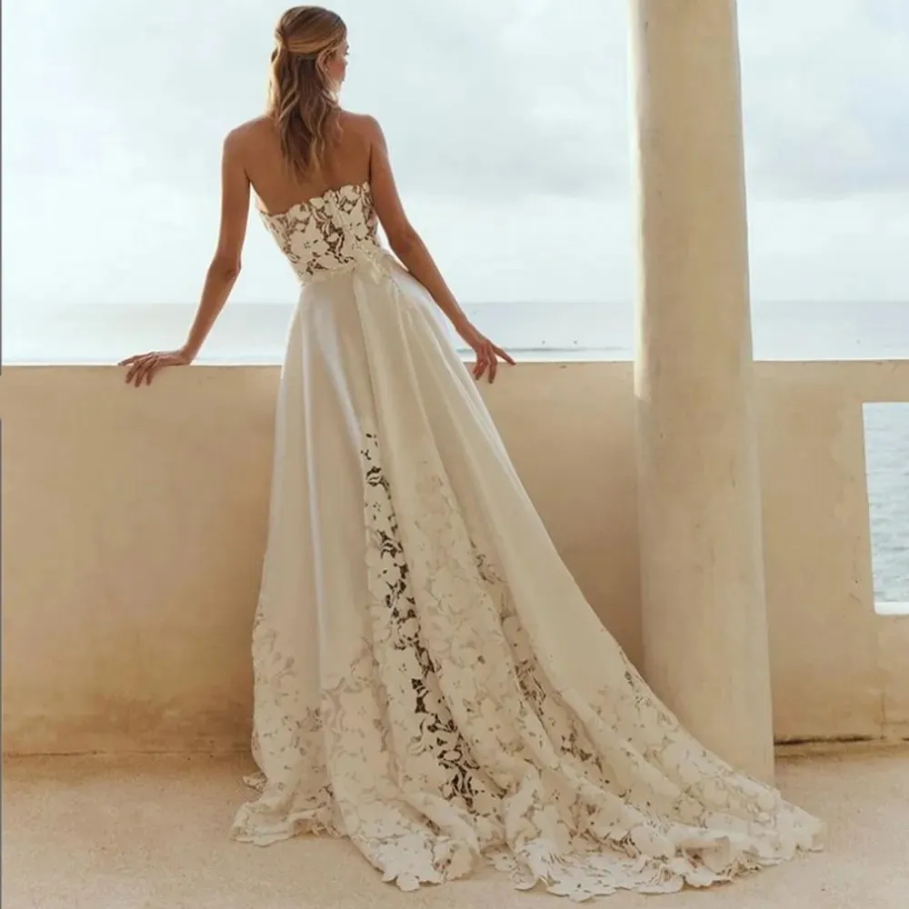 Romantische Blumenspitze Eine Linie Brautkleider Boho Beach sexy Schatz Rückenless Elegant Brautkleider Einfacher Satin Sweep Zug Braut Roben Empfangskleid yd