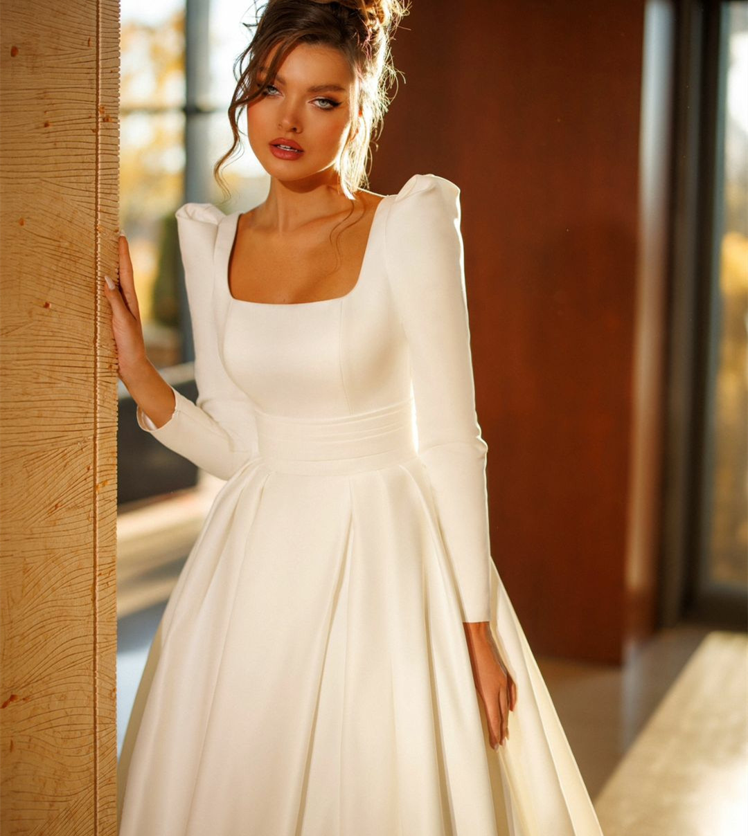 Elegant Long Sleeve Satin Square Neck Wedding Dresses with Pockets A-Line Ivory Pleated Vestido de novia Sweep Train Zipper Back Bridal Gowns for Women