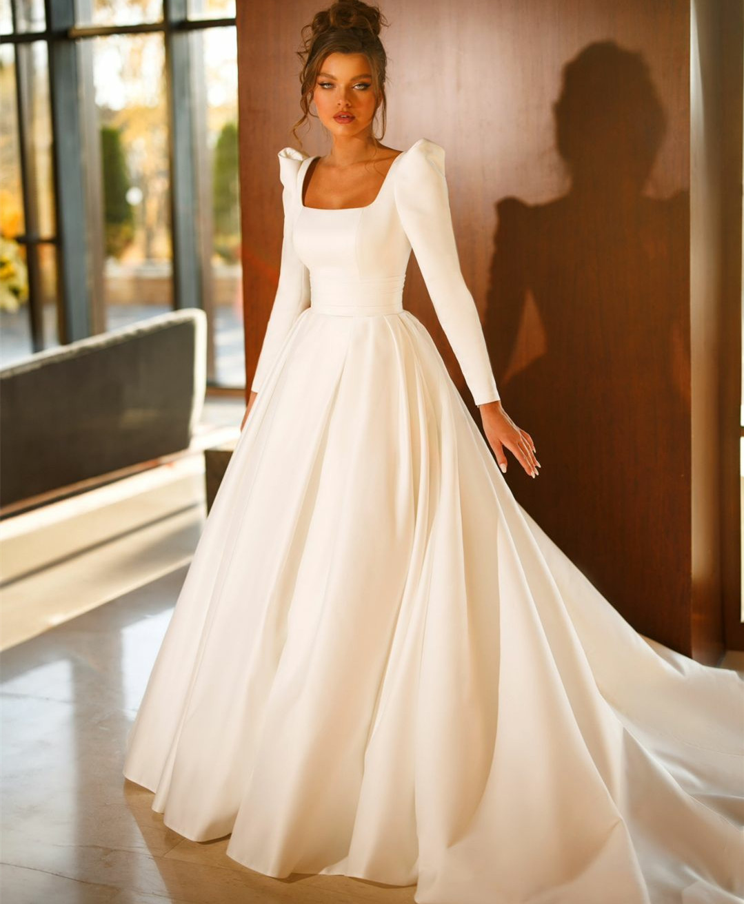 Elegant Long Sleeve Satin Square Neck Wedding Dresses with Pockets A-Line Ivory Pleated Vestido de novia Sweep Train Zipper Back Bridal Gowns for Women