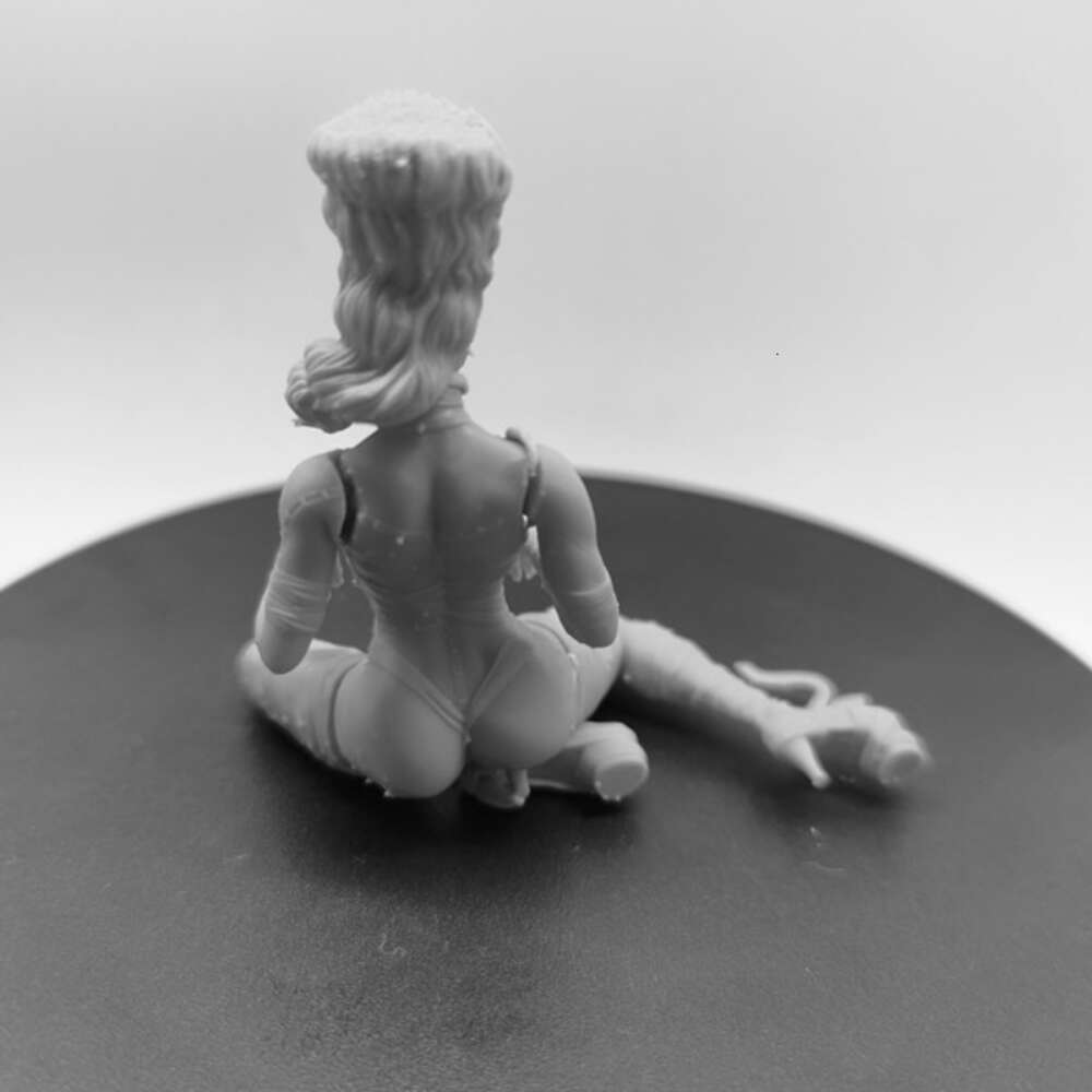 Anime Manga Resin Figure Sexy French Lady 1/18 Miniatures Assembles Assemble Modèle Kit DIY STATUES NON ASSIBLIBRES ET CADEAUX DE TOYS AMA UN AMA