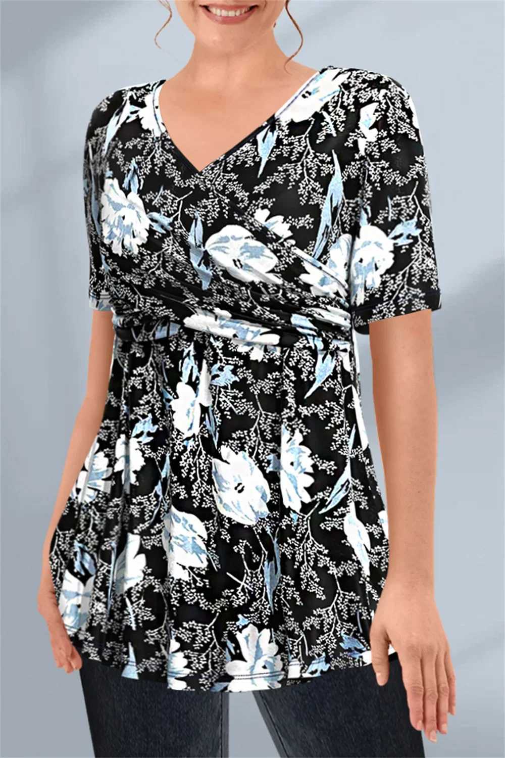 Damska koszulka damska damska krótkie rękawa plus swobodne czarne kwiatowy nadruk krzyżowy węzeł plisowany bluzka w dekolcie letnia koszulka żeńska koszulka top femmel2403