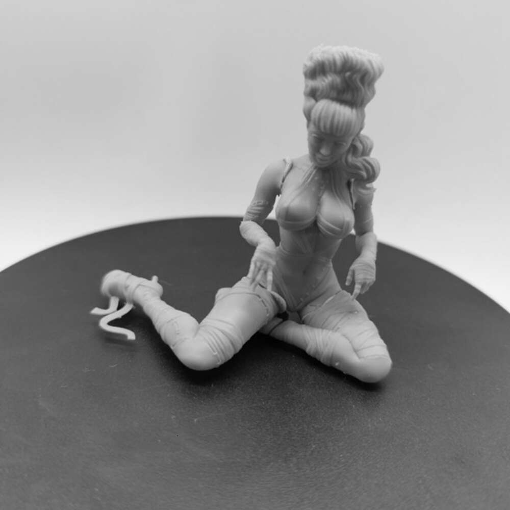 Anime Manga Resin Figure Sexy French Lady 1/18 Miniatures Assembles Assemble Modèle Kit DIY STATUES NON ASSIBLIBRES ET CADEAUX DE TOYS AMA UN AMA