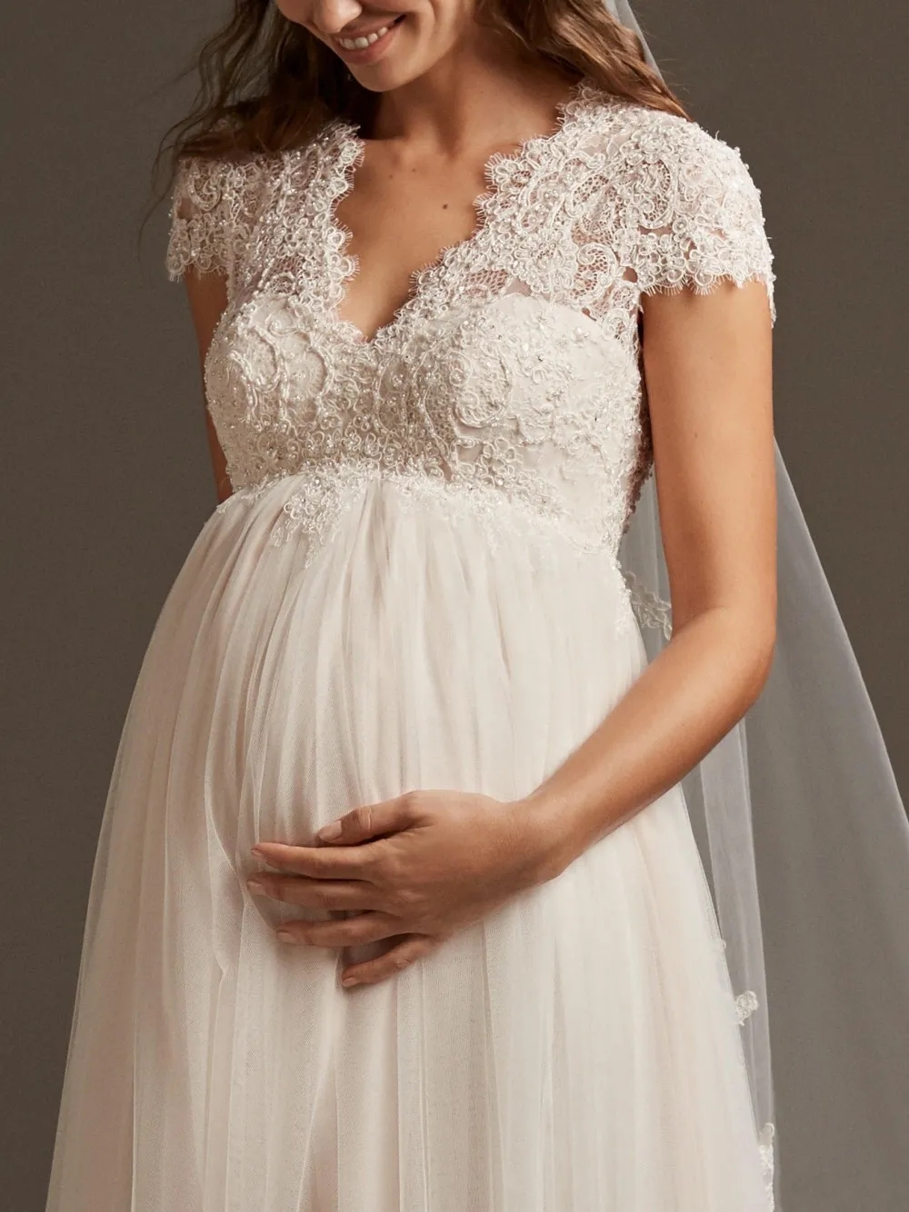 Empire Waist Wedding Gowns For Pregnant Maternity V Neck Lace Appliques Little Shiny Crystals Bridal Dresses Vintage Cap Sleeves A Line Tulle Robes de Mariee