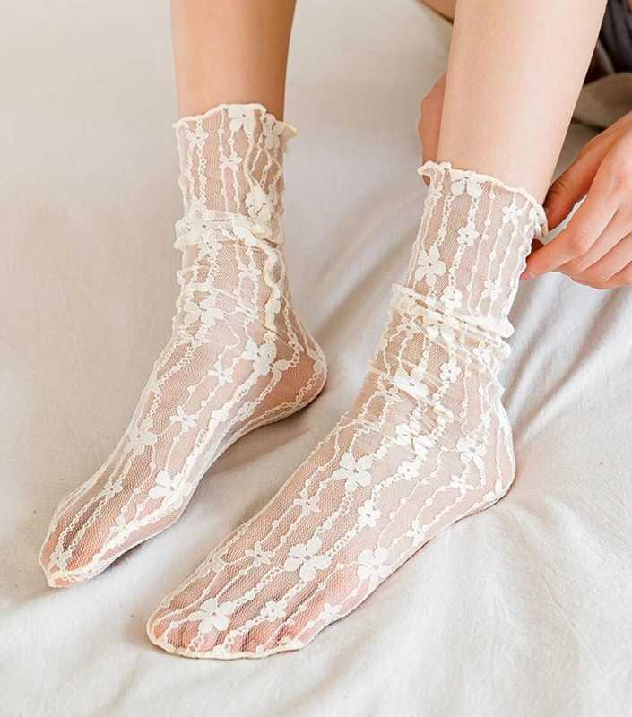 Chaussettes féminines de dentelle sexy fleur fleur mode ultra-mince été transparente Japon style cré