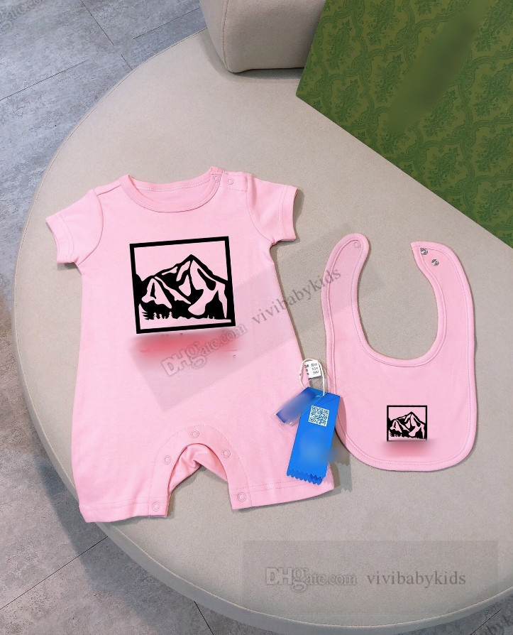 Baby Designer Rompers med Bibbs 2st Set 0-24 månader pojkar flickor brev tryckta shorts jumpsuits nyfödda barn bomull mjuka klättring kläder z7726