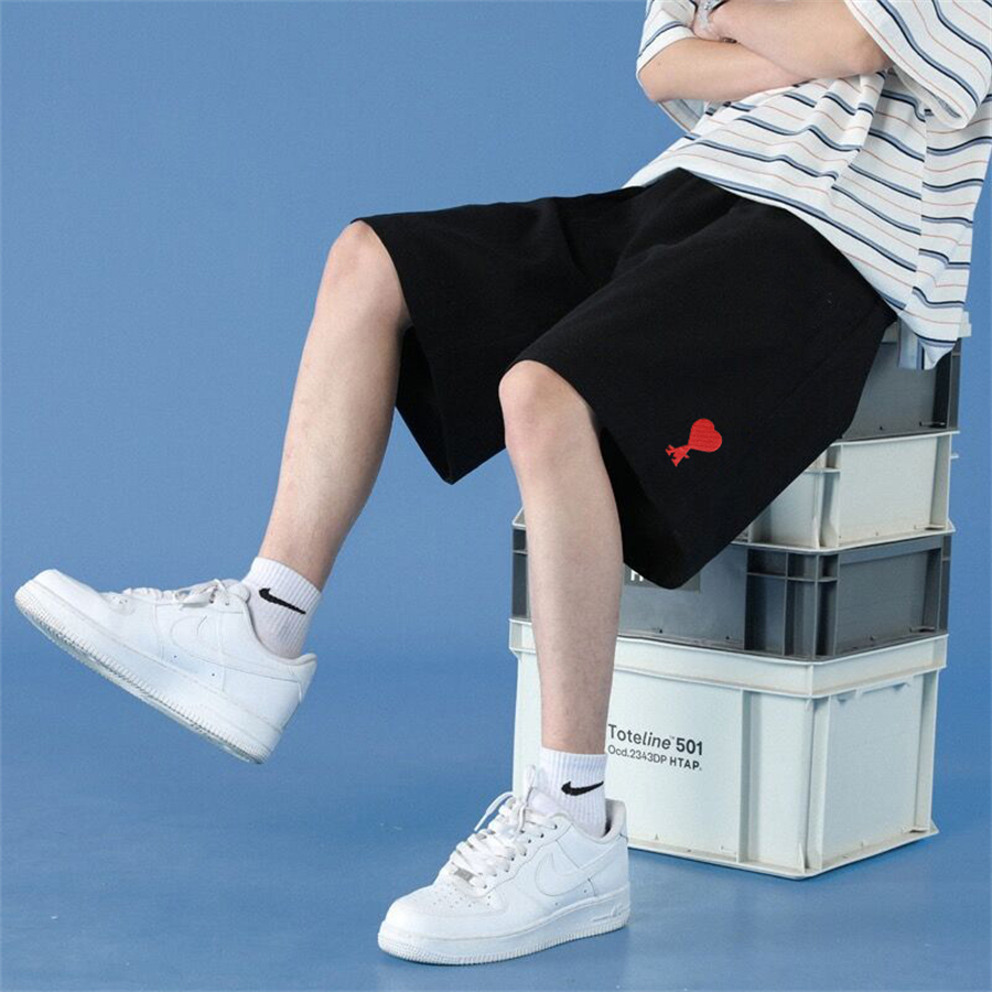 Summer men's shorts cotton shorter loose casual five-minute pants beach pants new simple love embroidered sport pants