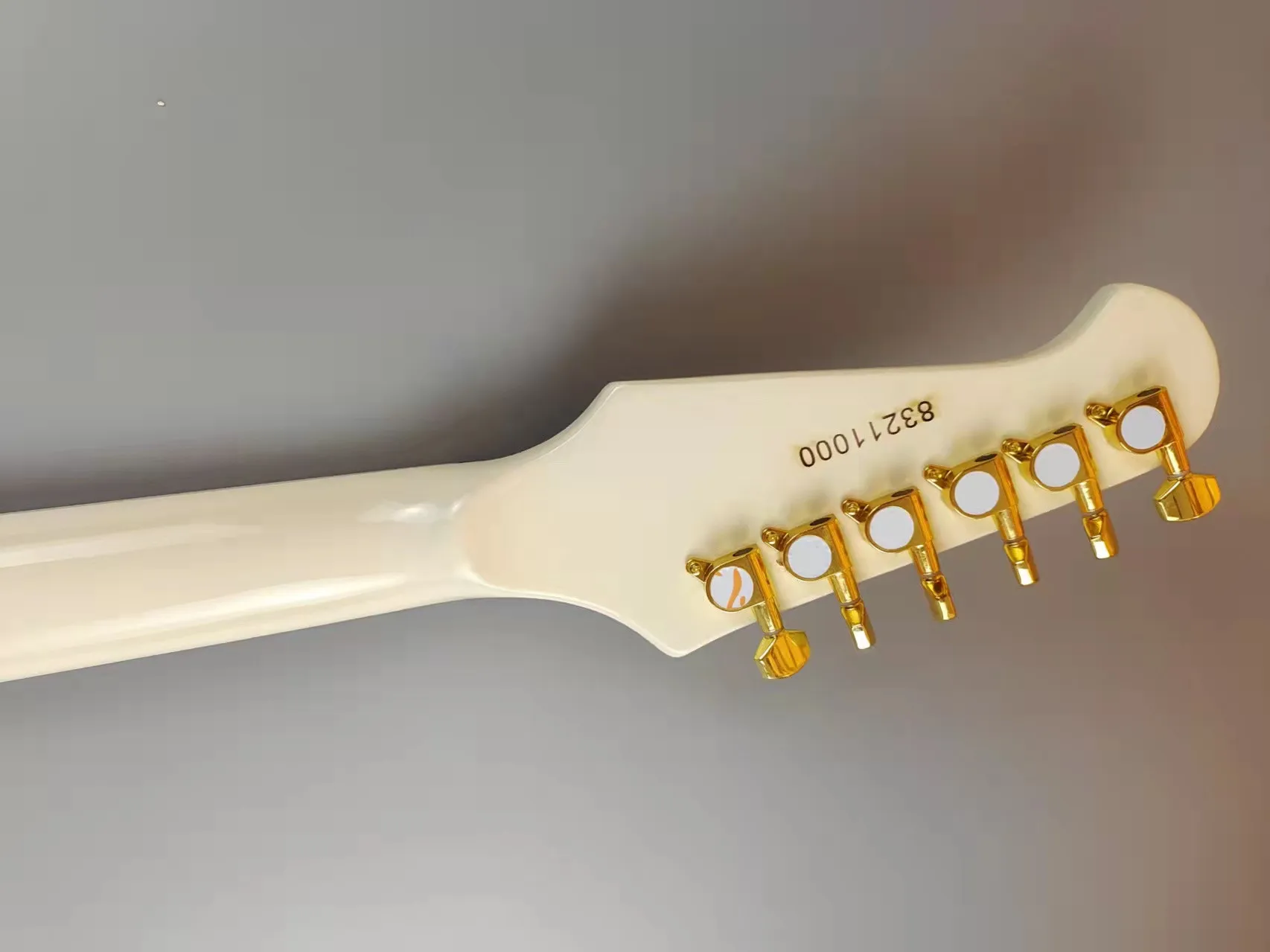 Cables Firebird Electric Guitar Creamy White Gold Accessories P90 Pickups Mahogny Body Spot Sale gratis frakt Fast sändning