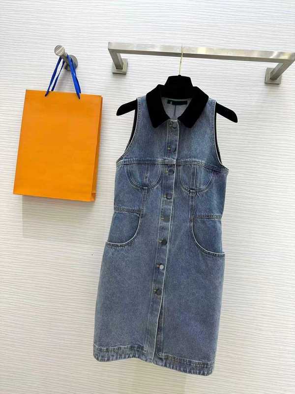 Basic & Casual Dresses designer Shenzhen Nanyou 24 Early Spring Fashion and Elegant Black Velvet Lapel Single breasted Sleeveless Denim Tank Top Dress CHAH