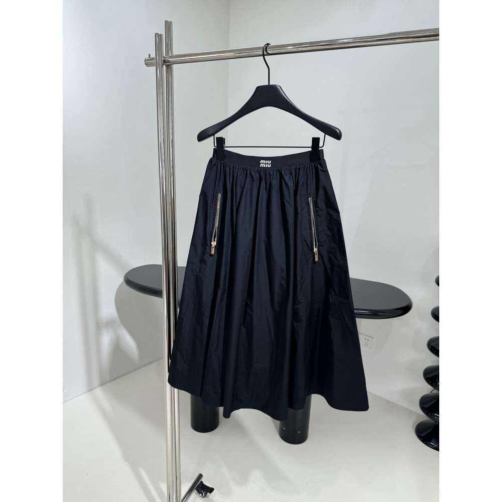 Mm hem 24SS NYA 3D Pocket Sunscreen Clothes+Wide Swing kjol mode mångsidig