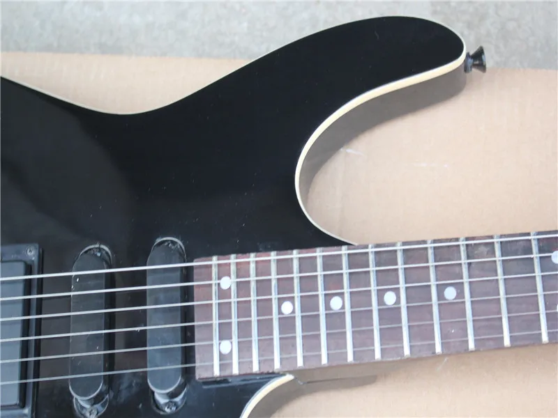 Kablar svart huvudlös elektrisk gitarr med SSH -pickups tremolo rosenträ fretboard svart hårdvara ger anpassade tjänster