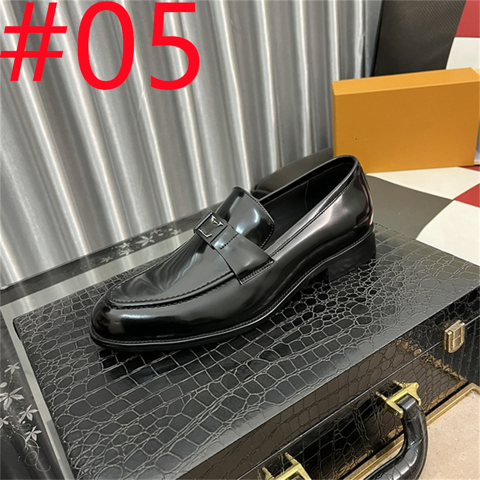 2024 Sapatos de festa para homens Coiffeur Sapatos de casamento homens elegantes marca italiana Patente Leather Dress Shoes Men Sepatu Slip no PRIA 38-45