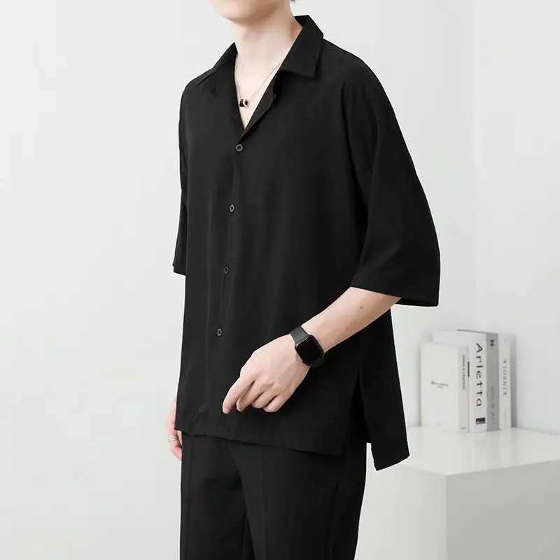 Koszulki męskie Summer Solid Solid Short Shirve Men Men Korean Fashion Worbgy Wygodne biały męski modny przycisk młodzieżowy Top 24416