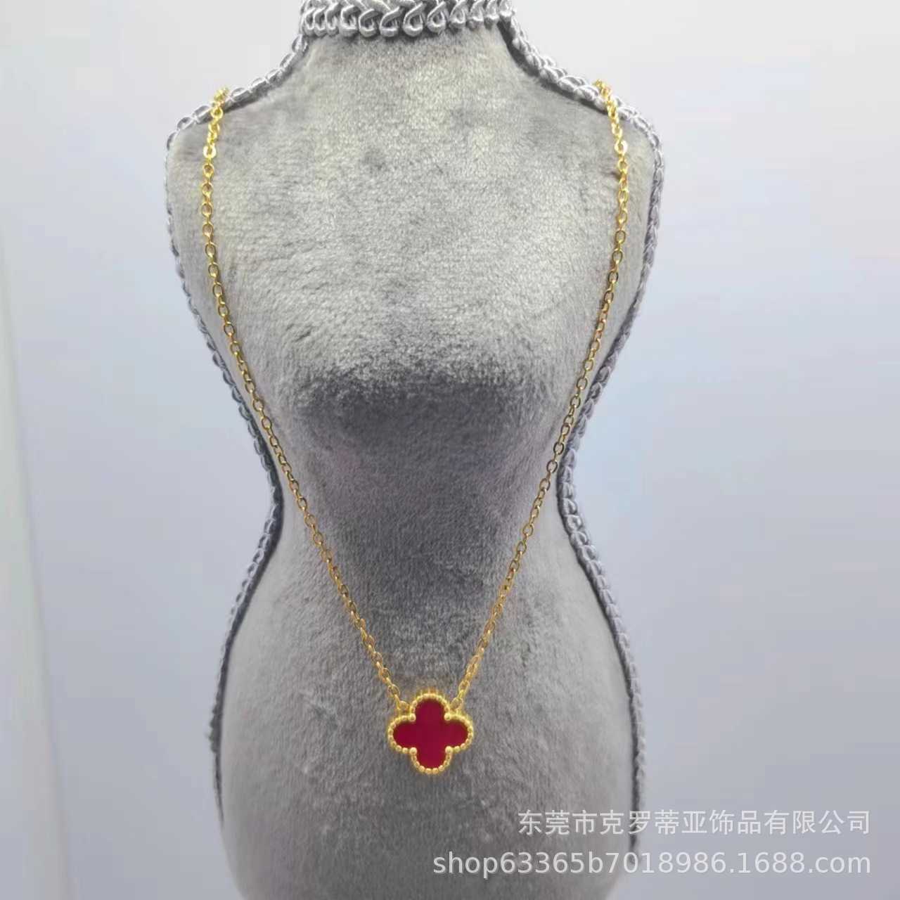 Designer High End Van Clover 18K Necklace Womens Titanium Steel Instagram Trendy Classic Double Sided Shell Smycken