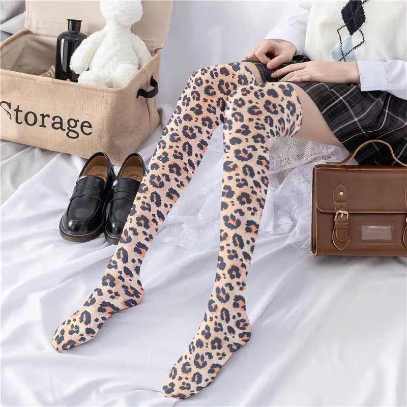 Sexy Socken sexy Leopardenmuster Womenthigh Oberschenkelsocken Mode Charming Cosplay Stretch Kniestrümpfe Halloween Geschenk Explosive Strümpfe 240416