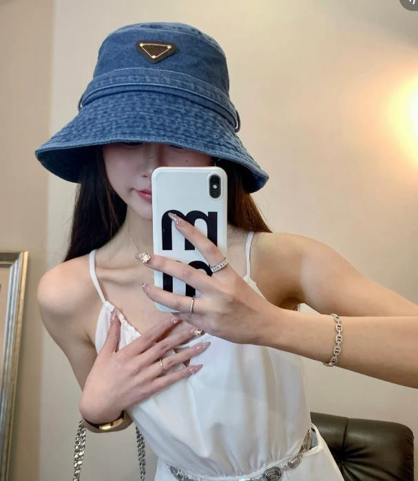 Designer denim Bucket Hat Men Femmes Casquette Cowboy Bob Wide Brim Tie Up Chapeaux Soleil Empêcher Bonnet Boneie Baseball Cap Snacks Robe de pêche extérieure