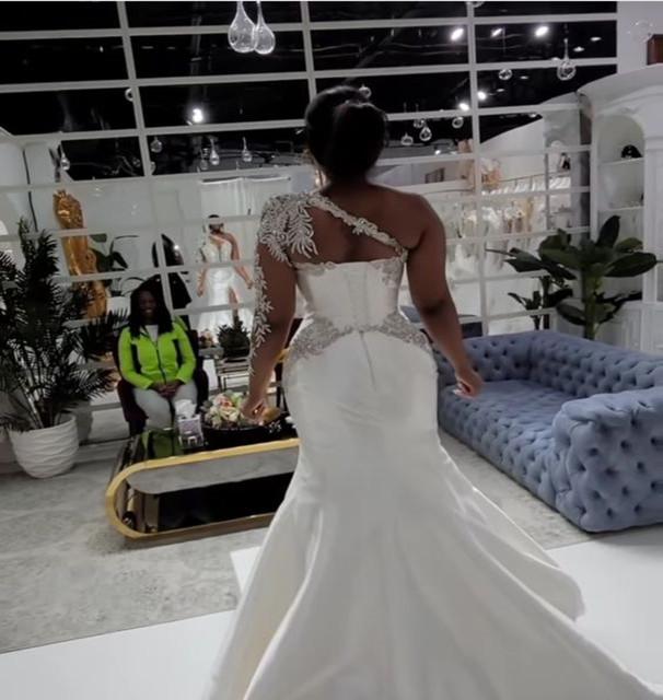 ASO EBI African Sexy High Split Wedding Dresses A Line One Shoulder Beaded Appliques Keyhole Neck Slit Bridal Gowns Plus Size Robes Custom Made BC14877 0416