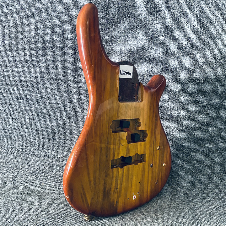 Незаконченный электрический басовый корпус в сплошном деревянном пикапе PJB Active Model DIY Замените гитарные детали на поверхностные повреждения и продажи трещин