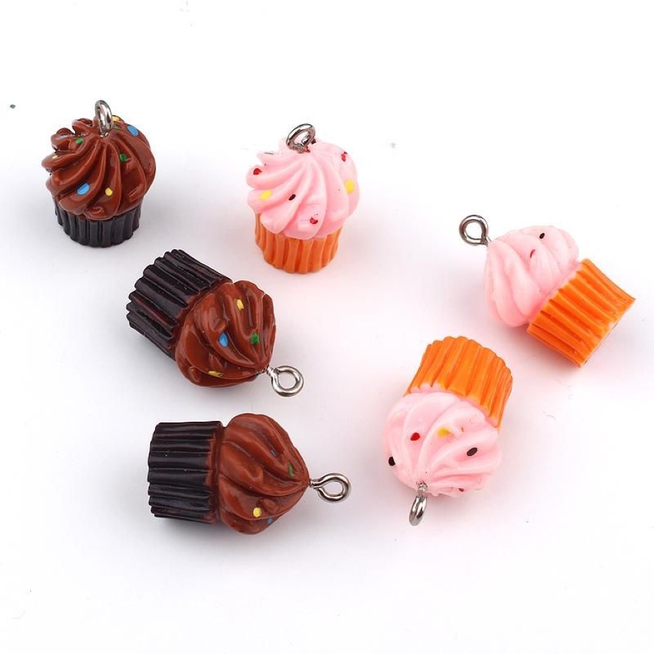 Charms de gâteau au chocolat Résine de crème pour l'oreille Résultats 3D Charme alimentaire Trop d'oreille Keychian Pendre Jewelry Accessory223E