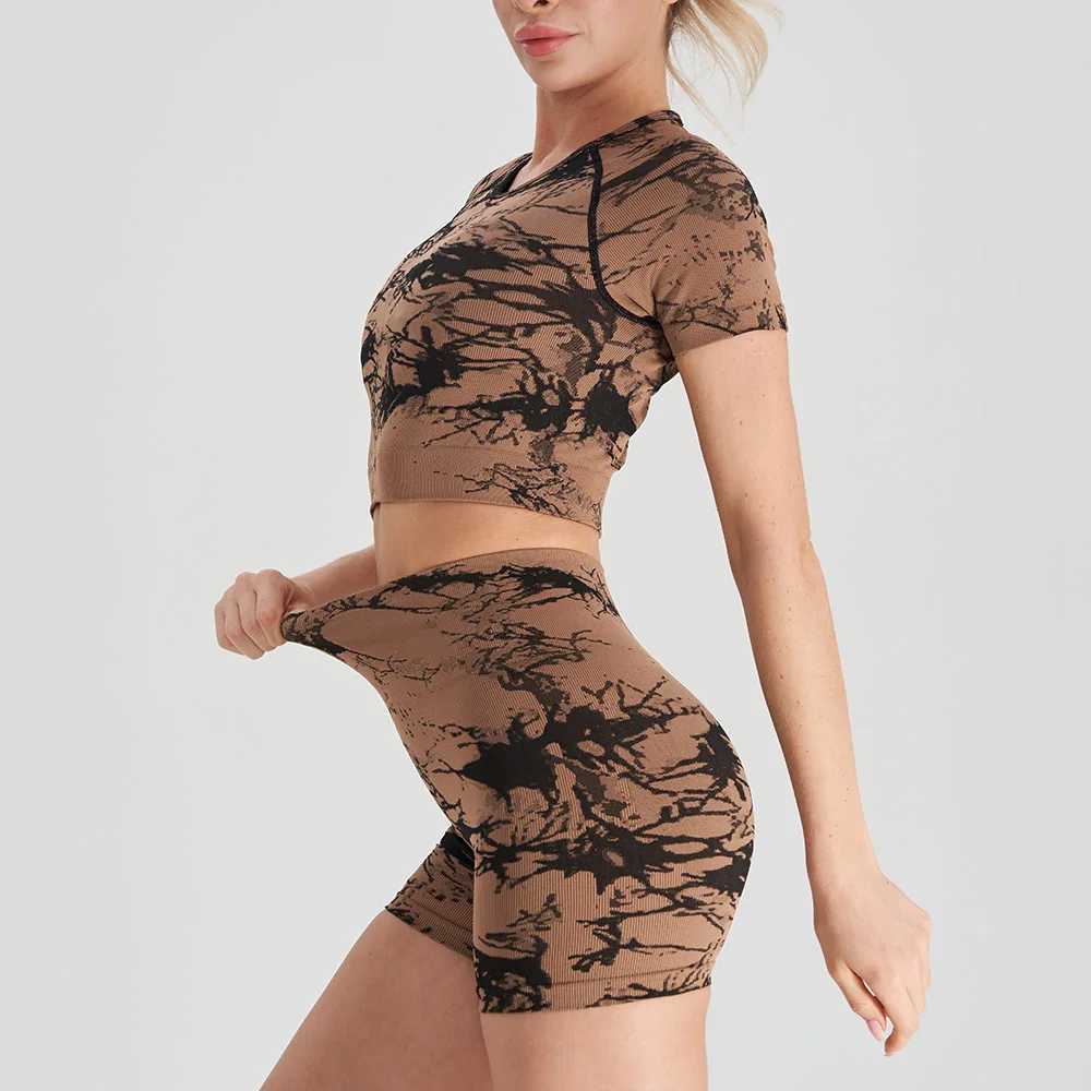 Saisissures féminines broderies sans couture à cravate de teinture Sport pour femmes chemises à manches courtes push up yoga shorts gymnase vêtements sportifs fitness setl2403