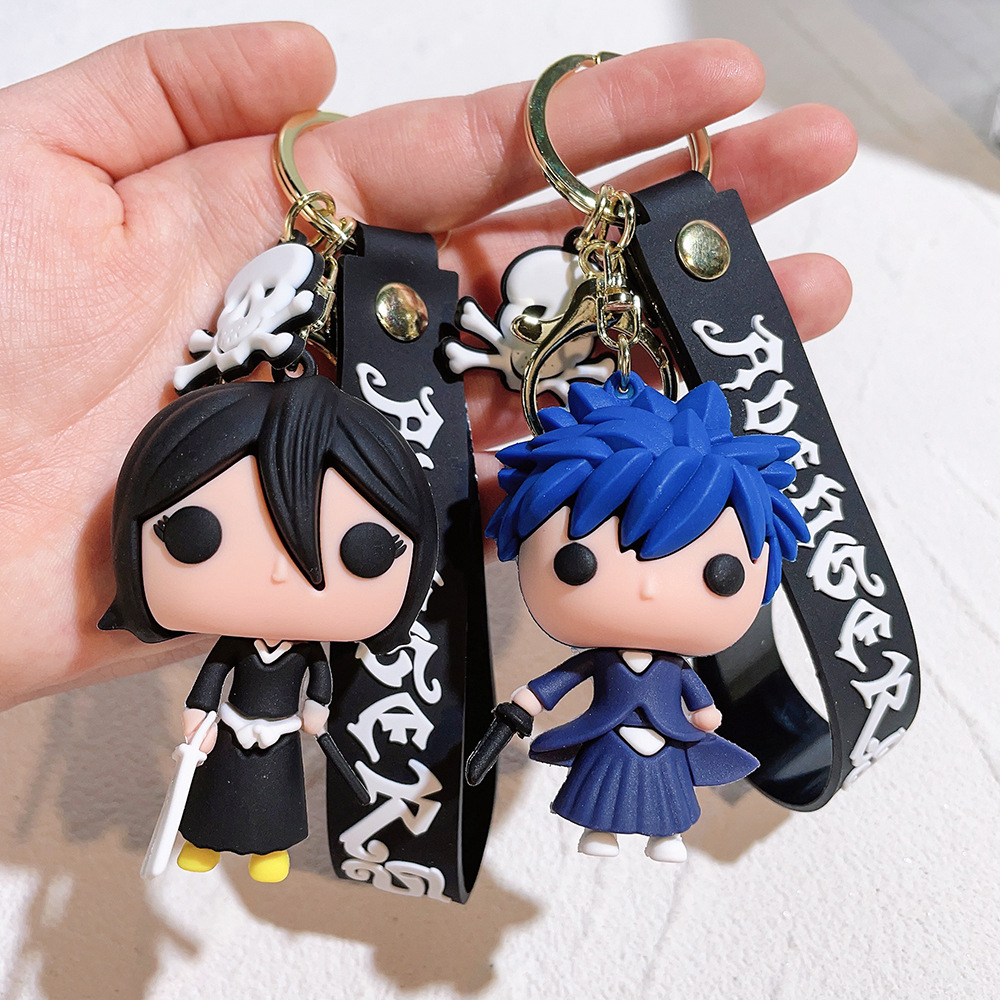 Keychains Femme Accessoires Designer Key Rings For Women Cartoon Figure Kurozaki Ichigo Rukia Aizen Key Chain