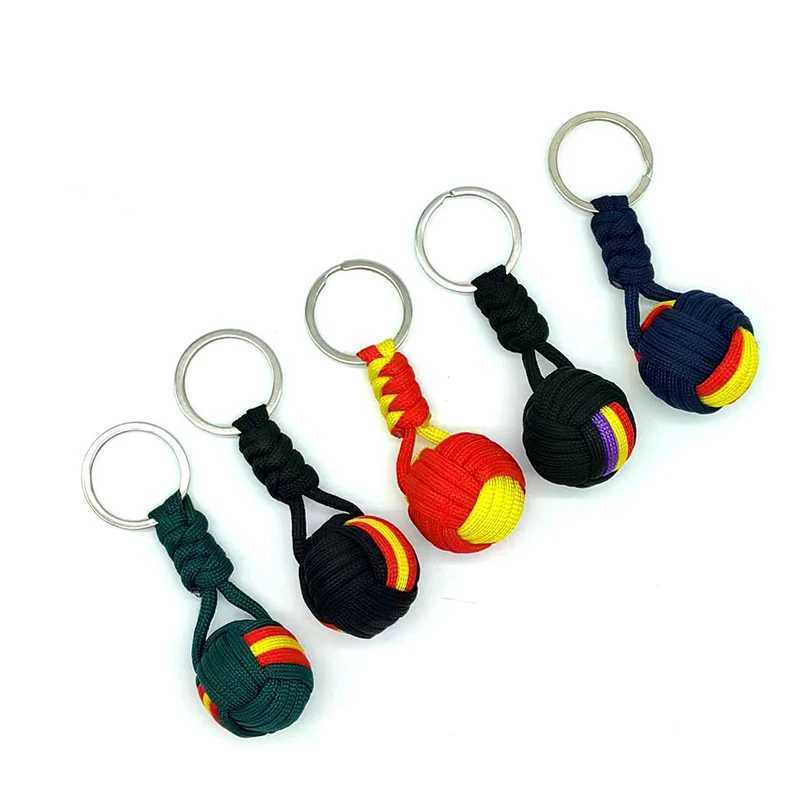 Keychains Lanyards Militär fallskärm Vävt repboll Keychain Lanyard Key Ring Monkey Fist Key Chains Outdoors Survival Tool Jewelry D240417