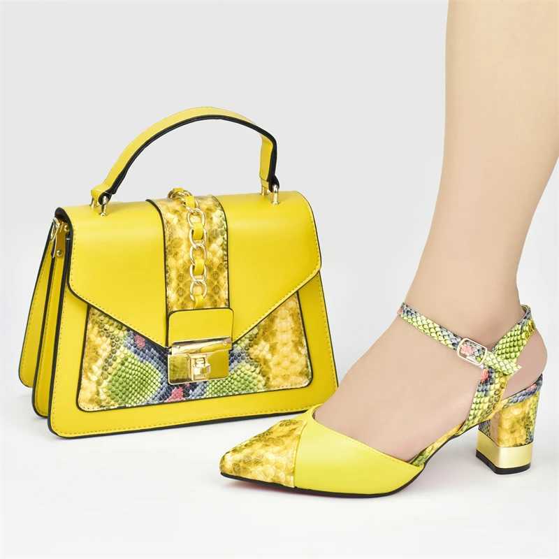 Sandały nowo zaprojektowane włoskie buty i torby na imprezy damskie buty i sandały wąż węża buty kwiatowe Buty ślubne Bride J240416