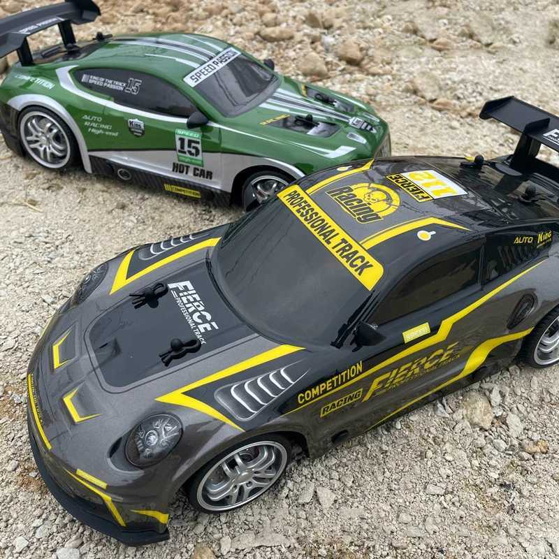 MODÈLES DICAST CARS 1/14 RC Car 2.4G 4WD Scale Remote Control Car Vehicle High Speed Drift Racing Car With Soft Sound Toys adapté aux garçons Gift J0417