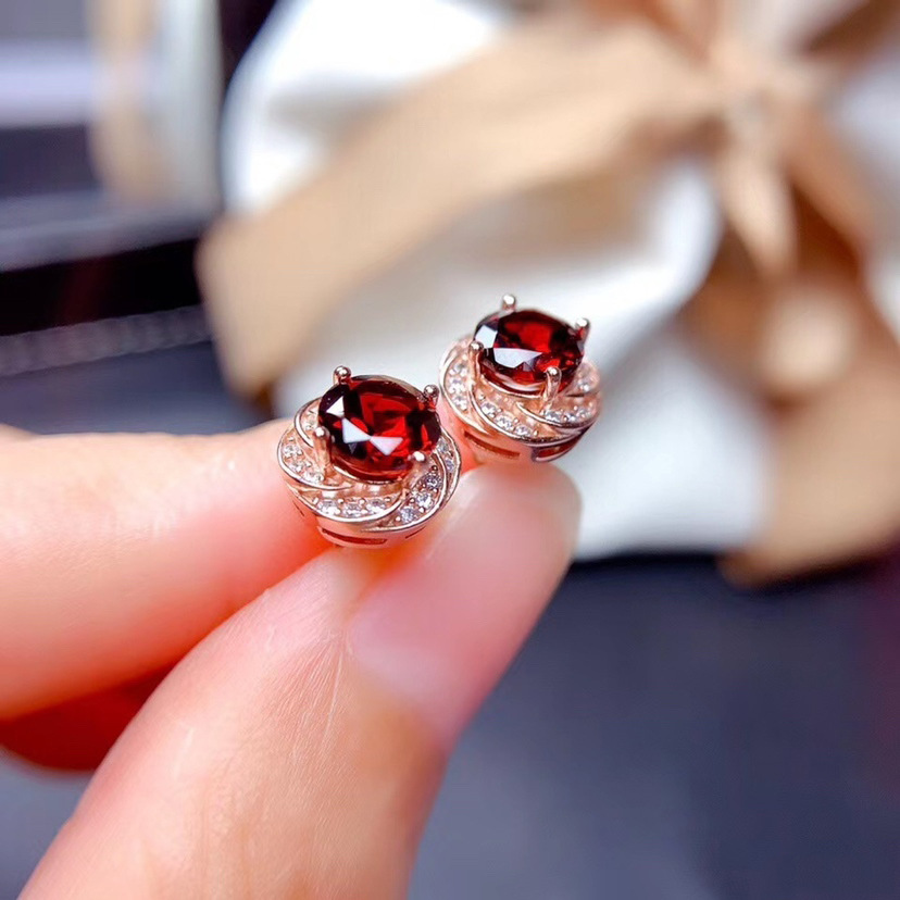 لطيف Garnet Cz stud arring 100 ٪ Real 925 Sterling Silver Jewelry Accounder Accoring for Women Gertal Gift