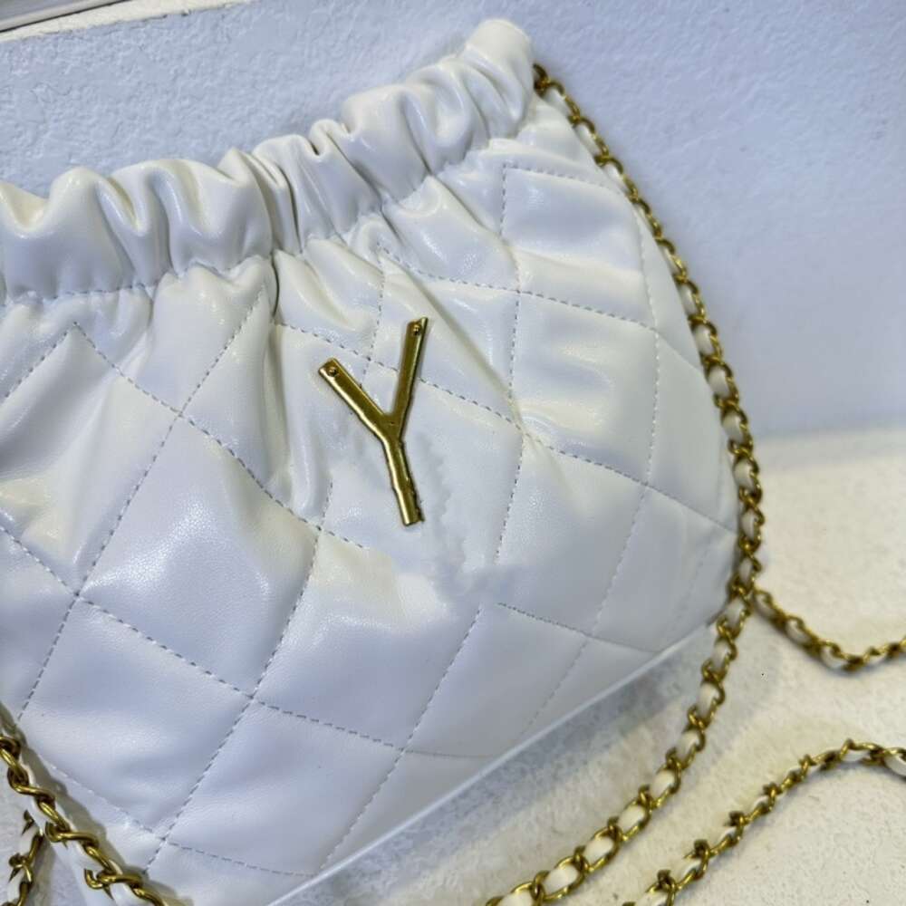 Handbag Designer Sells Branded Bags at 60% Discount Womens Bag New Chain Bucket Simple High End One Shoulder Crossbody
