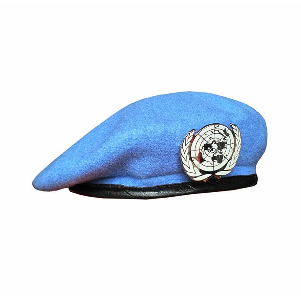 Berets un blue beret o Zjednoczonych Kapelusz siły pokojowej z pamiątką Cockade cockade