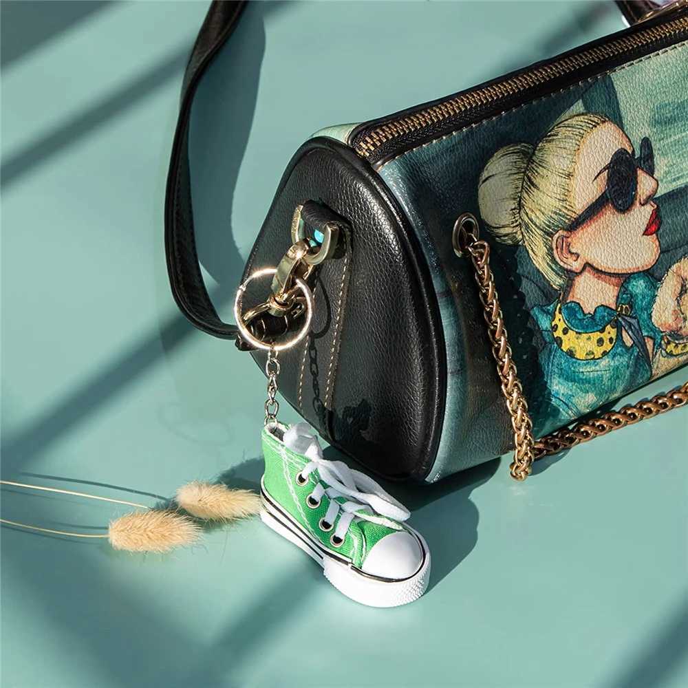 Keychains Lanyards Colorful 3d Canvas Sneaker Keychain Cute Mini Shoes With Key Ring Women Girls Bag Pendant Decoration Funny Party Gifts For Kids d240417