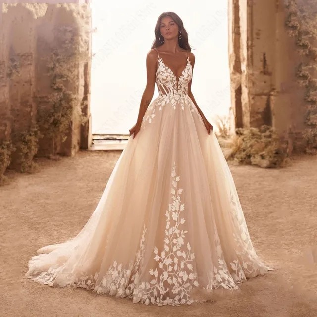 Champagne Tulle Romantic Wedding Dresses With Spaghetti Straps Corset A Line Lace Appliqued Boho Bridal Gowns Court Train Backless Bride Vestidos De Novia CL3510