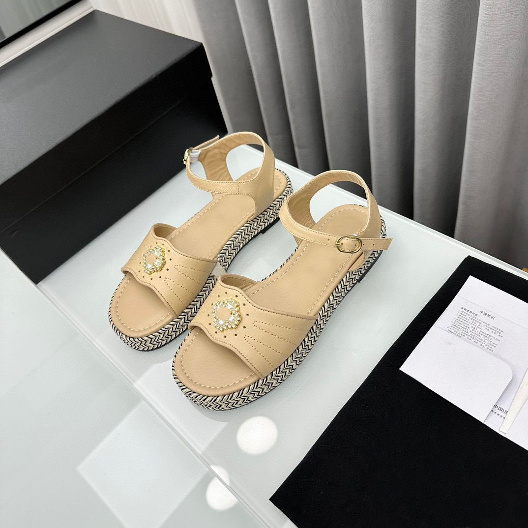 Summer Designer Sandal Platform Casual Sandals Alphabet Belt Buckle Heels Leather Woman Tjock Soled Shoe Loafers Women Shoes Storlek 35-38-41 US10 Med Box Flower