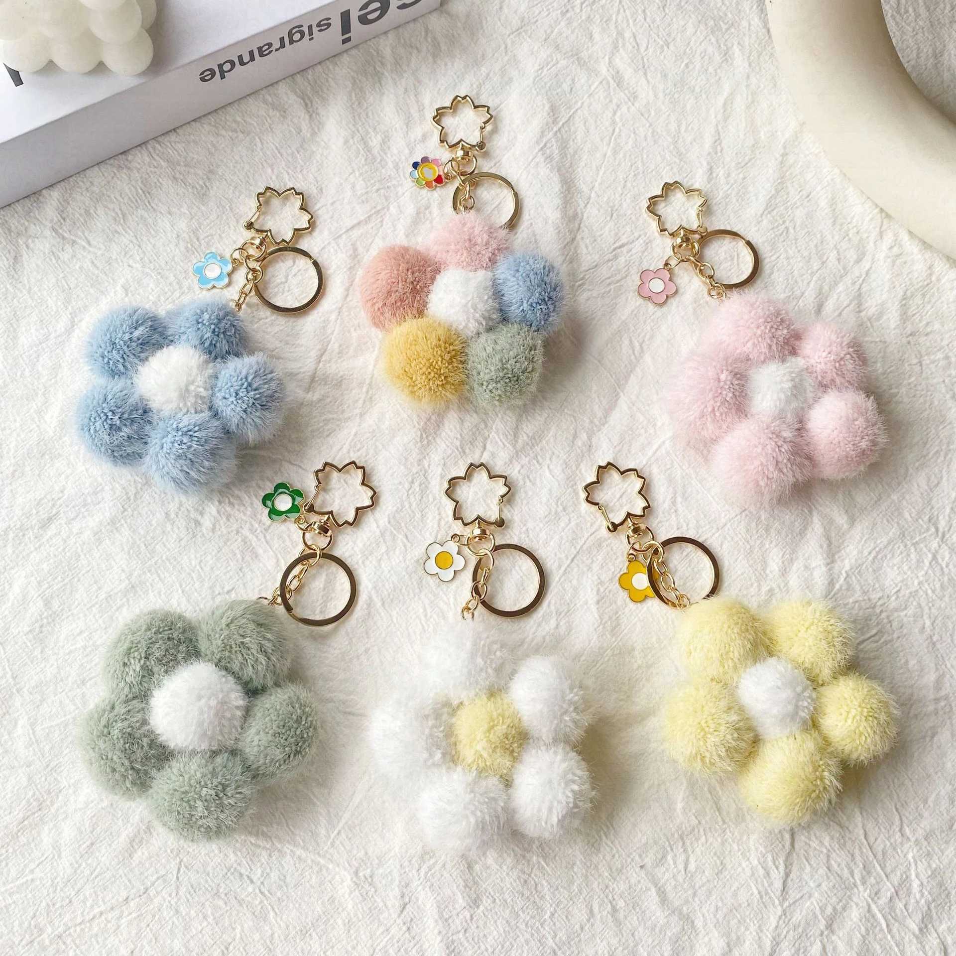 Keychains Lanyards Flower Hairball Keychain Cute Plush Bag Key Ring Pendant Color Creative Sunflower Pendant Individualization Couple Gift