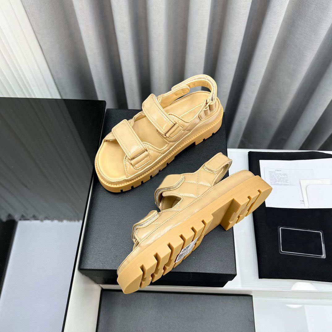 Summer Sandal Platform Casual Sandaler Womens Designer Shoes Belt Buckle Thick Bottom Läderkvinna Tjock Soled Shoe Loafers Fashion Size 35-37-41us4-US10 COWHIDE