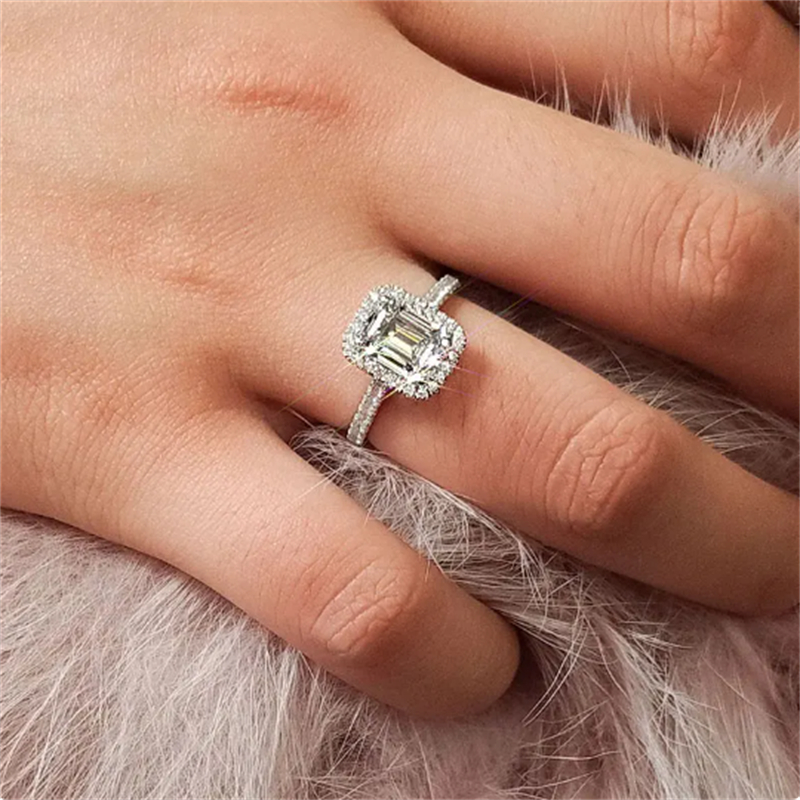 Emerald Cut 2ct Diamond CZ Ring 925 Sterling Silver Promise Engagement Bands de mariage Anneaux pour femmes Party Gemstones Fine Bijoux