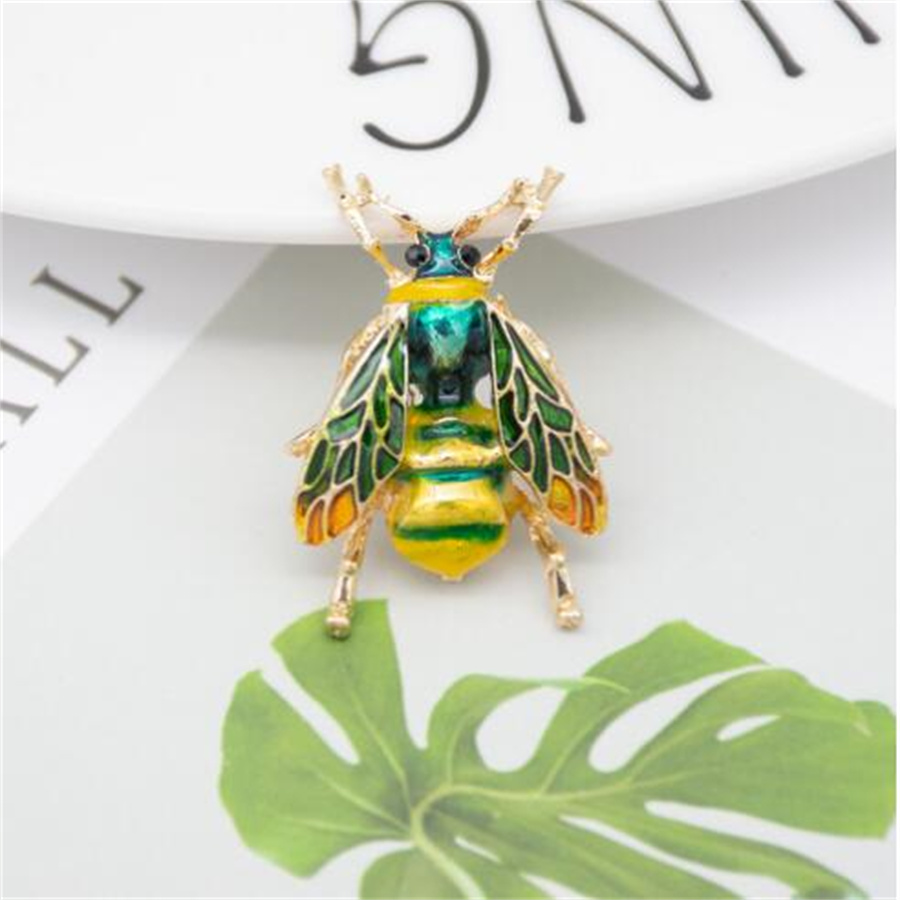 Creative Oil Dropping Bee brooch Broo European and American Personalized Retro Accessories Pin AB152