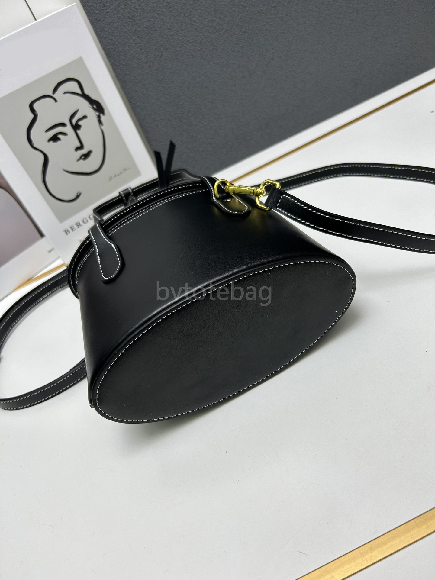 أكياس Muii مصمم حقيبة دلو الأكياس البيضاء الأسود حقيبة اليد حقيبة صغيرة أكياس الكتف