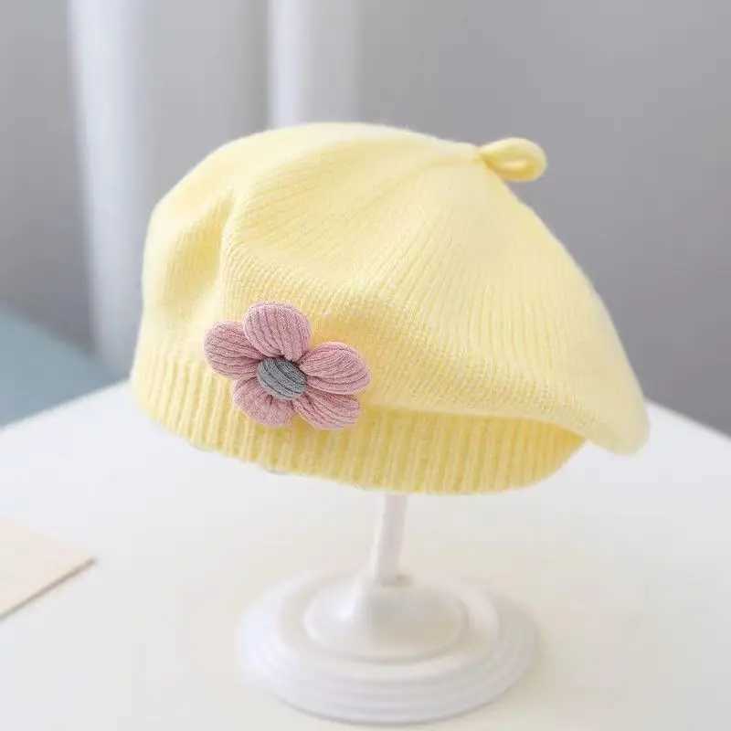 2kp3 Beretten Bloem Baby Beret Hat Solid Color Winter Warm gebreide muts voor kindermeisje Koreaanse peuter prinseskunstenaar Painter Cap D24418