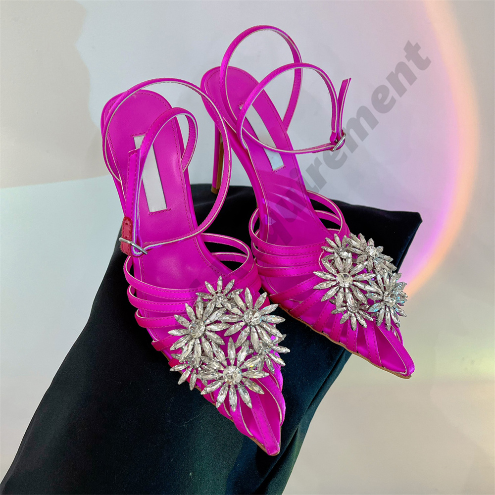 Crystal Margarita 10cm Satin Pump Dress Shoes Aquazzura Ananas Pointy Bowknot Crystal Diamond Sandal Pumps High Heels paljetterade stilettos kvinnor sko