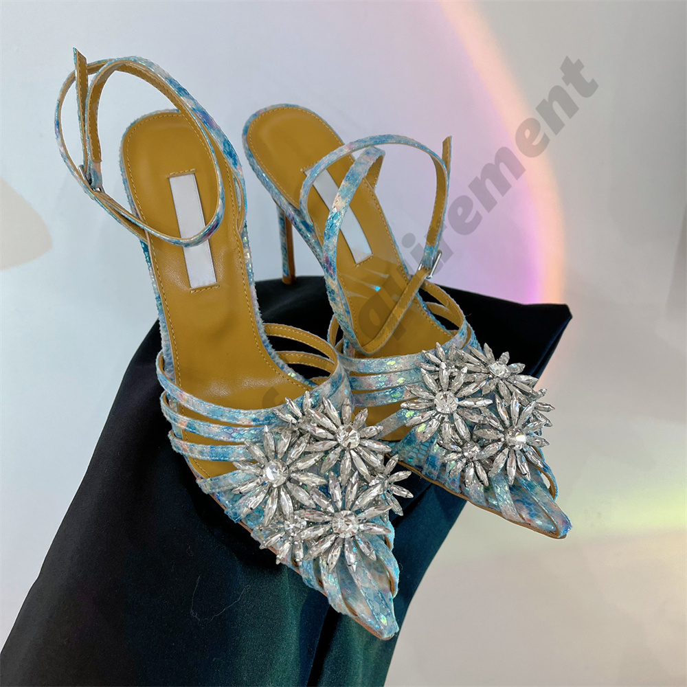 Crystal Margarita 10cm Satin Pump Dress Shoes Aquazzura Ananas Pointy Bowknot Crystal Diamond Sandal Pumps High Heels paljetterade stilettos kvinnor sko