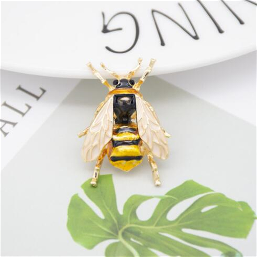 Creative Oil Dropping Bee brooch Broo European and American Personalized Retro Accessories Pin AB152