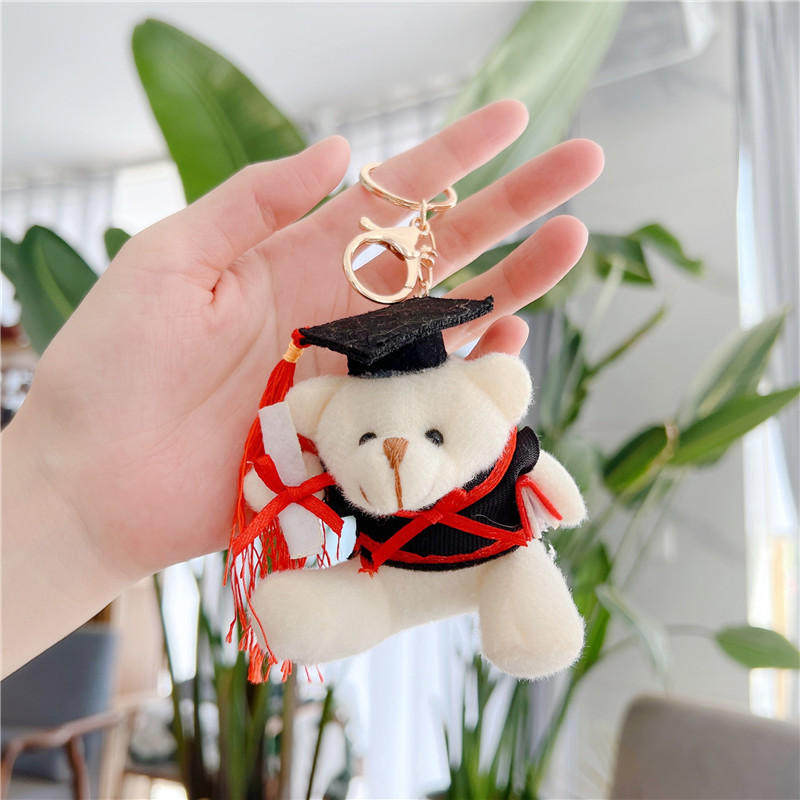 9cm mignon en peluche docteur chapeau Teddy Keychain Girls Boys Bear Key Chain sur le sac Trinket Graduation Party Student Toys Gift