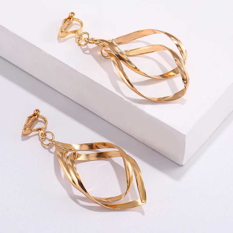 Other Simple fashion gold color Silver plated geometric big round Clip earrings for women fashion big hollow Ear clip jewelry 240419