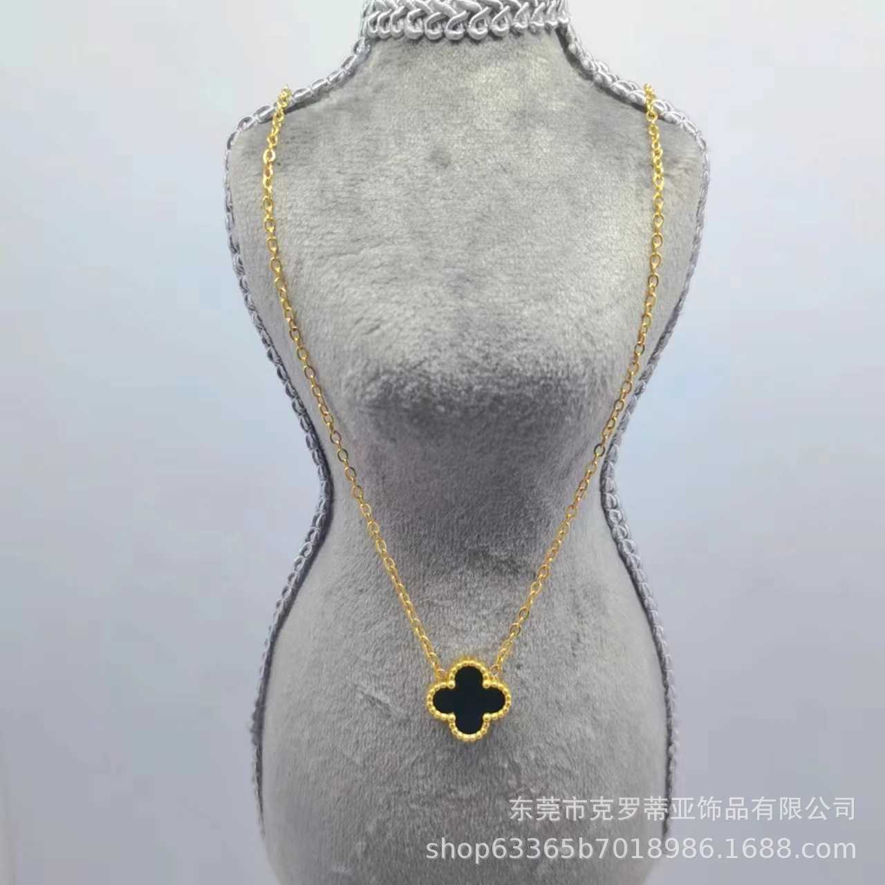 Brand de créateur Van Van Clover 18K Collier Womens Titanium Steel Instagram Classic Classic Double-côté bijoux